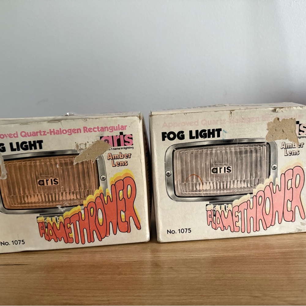 Set of 2 NOS‎ Vintage ARIS No. 1075 FlameThrower Rectangular Amber Fog Lights A